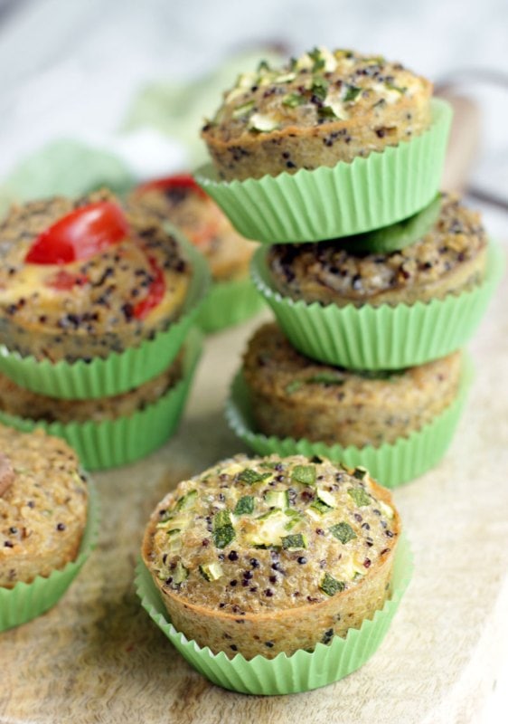 Quinoa Breakfast Muffins - 18 Vegetarian Breakfast Ideas | hurrythefoodup.com