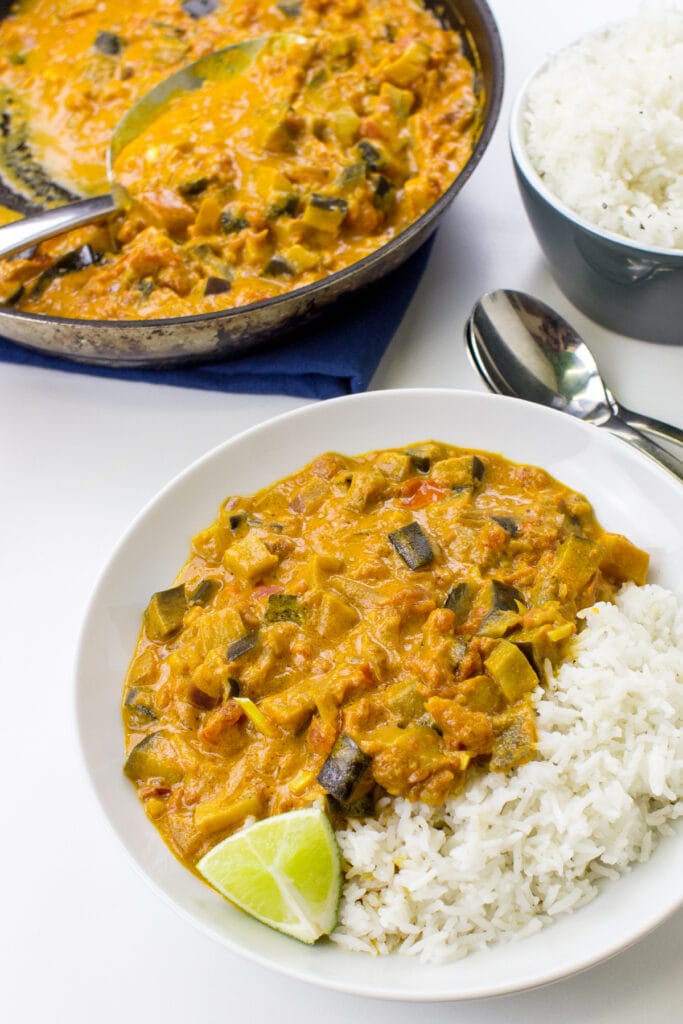 Amazing Aubergine Curry served with fluffy Basmati rice | hurrythefoodup.com