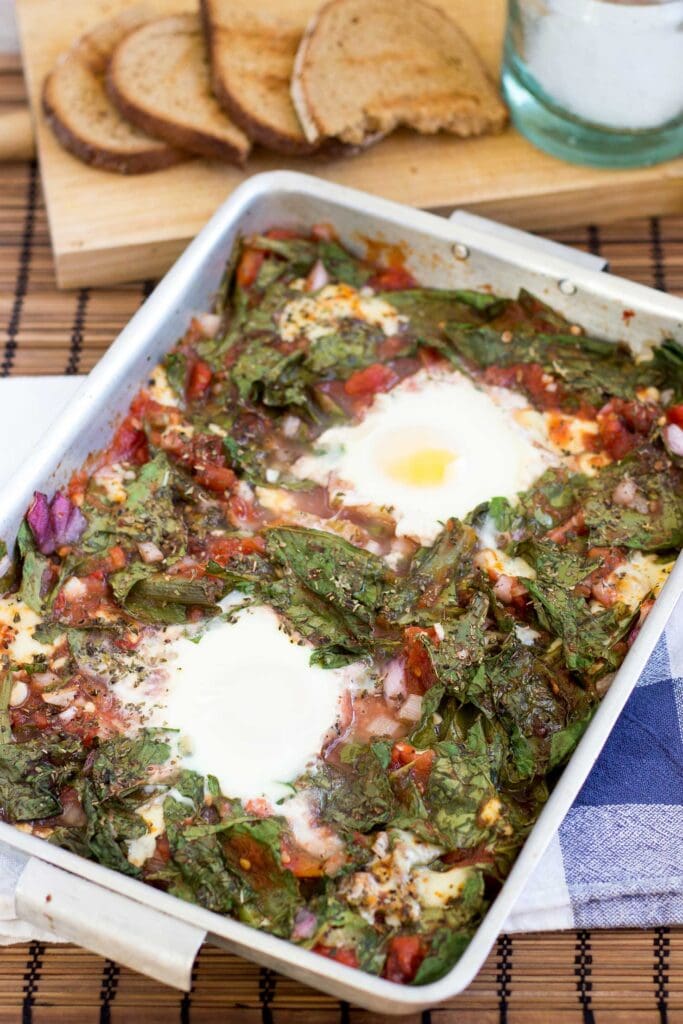 Anti Hangover Baked Eggs in Spinach and Tomato | #hangover #vegetarian #breakfast | hurrythefoodup.com