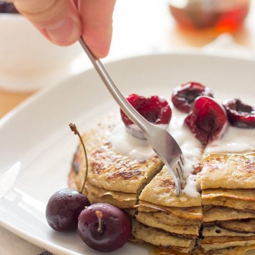 This world's simplest pancakes recipe contains just two ingredients (egg and banana) and is super quick - just minutes from bowl to plate! Simple and tasty. | hurrythefoodup.com