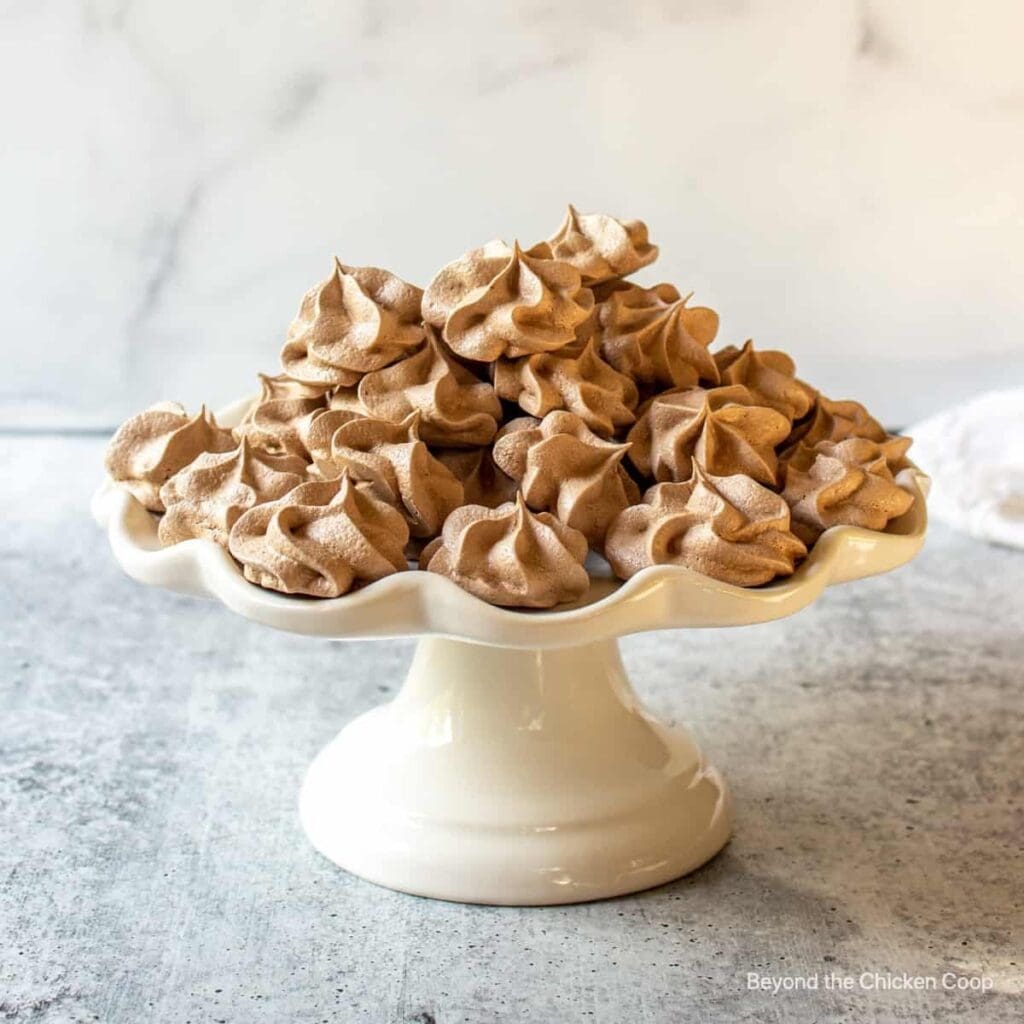 Chocolate Meringue Cookies - Low Calorie Desserts under 100 Calories | Hurry The Food Up