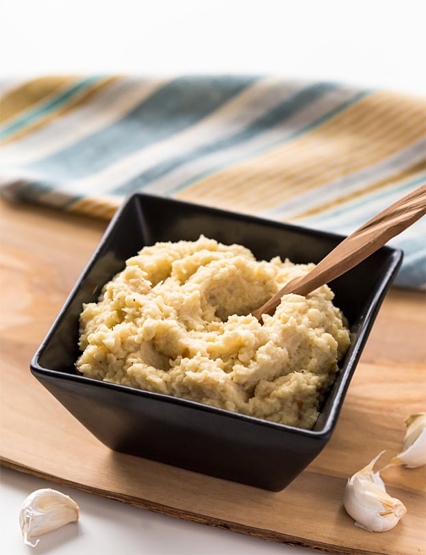 Garlic Mashed Cauliflower - Low-Carb - garlic mashed cauliflower ready to serve #vegetarian #low-carb | hurrythefoodup.com