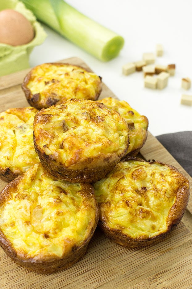 Smoked Tofu Breakfast Egg Muffins - egg muffins are served #leek #salt | hurrythefoodup.com