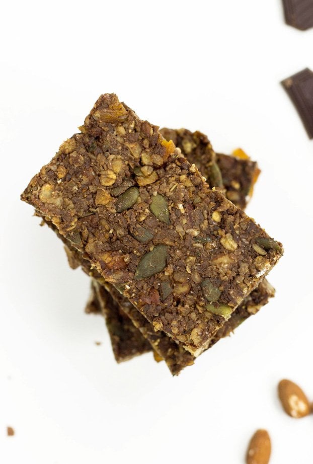 Simple and nutritious no bake protein bars - made in minutes | hurrythefoodup.com