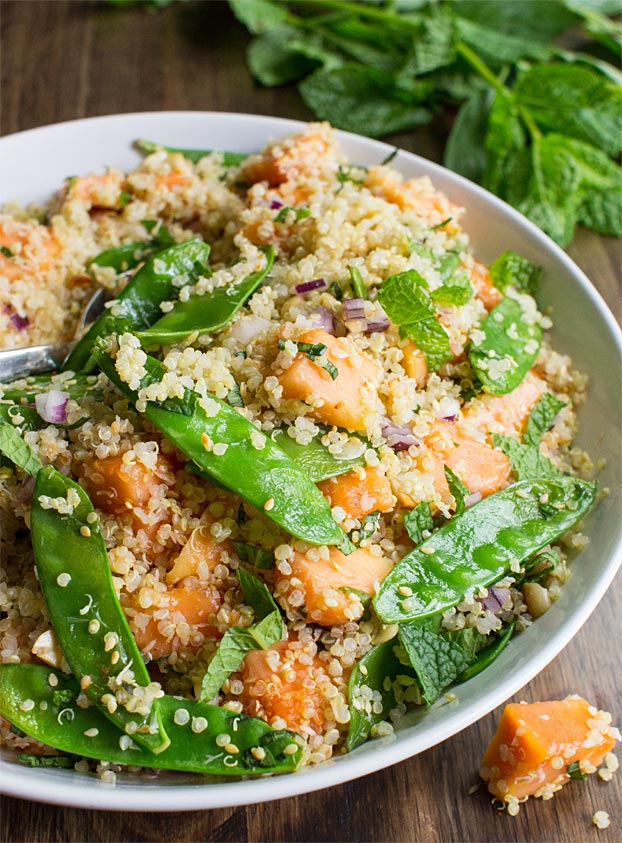 Thai Quinoa Salad - Tropical Vibes - thai quinoa salad ready to serve #quick #lemongrass | hurrythefoodup.com