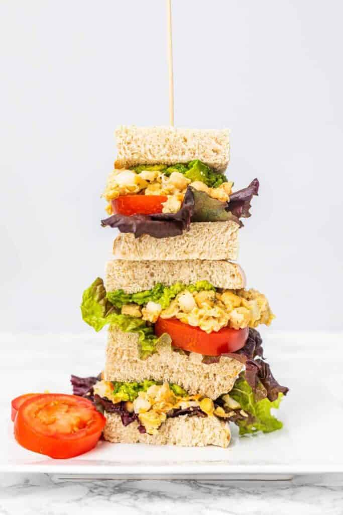 30 Healthy Vegetarian Lunch Ideas for Weight Loss - Vegan Chickpea Salad Sandwich | Hurry The Food Up