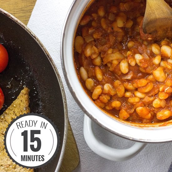 Vegetarian Baked Beans - ready in 15 minutes and taste just as good as Heinz! | hurrythefoodup.com