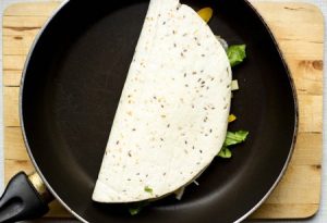 Easy Veggie Quesadillas with a Melted Mozzarella and Cheddar Combo #veggie #quesadilla | hurrythefoodup.com