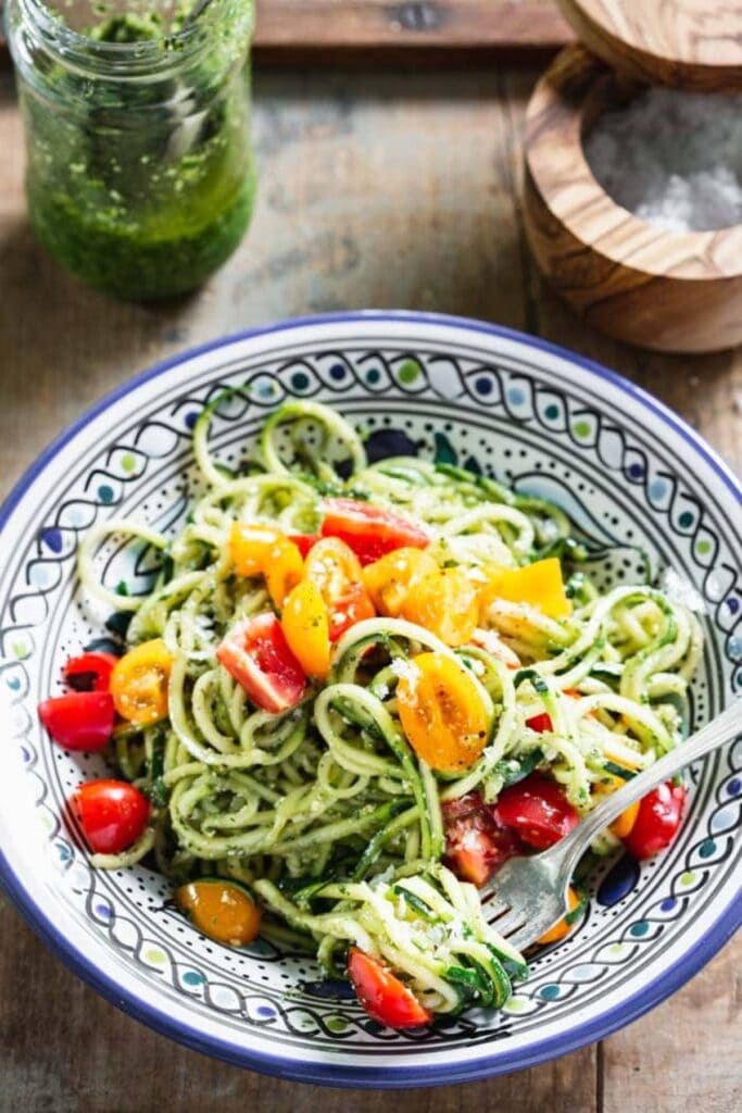 No-Cook Zucchini Noodles with Pesto - Low Carb Vegetarian Recipes | Hurry The Food Up